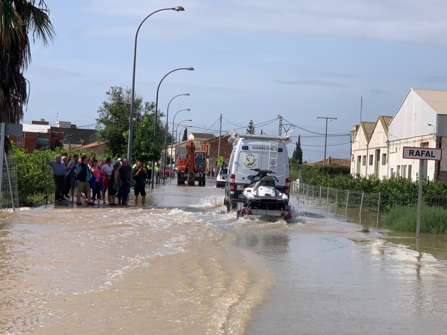 Colaborando con en las inundaciones