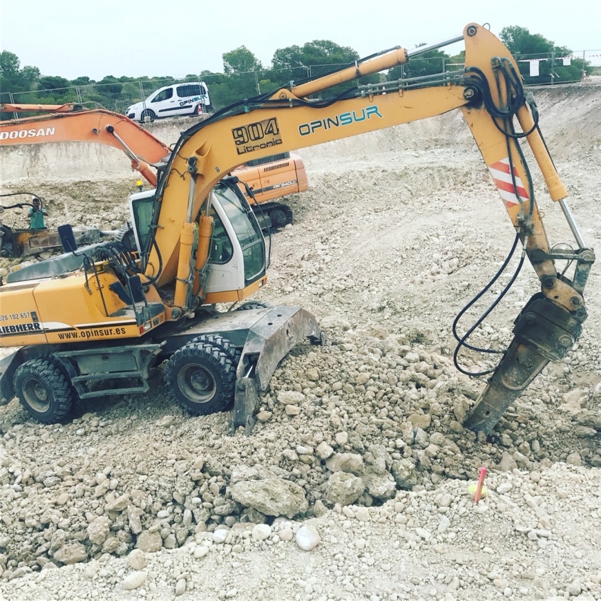 Excavacion para formacion de deposito en Elda 