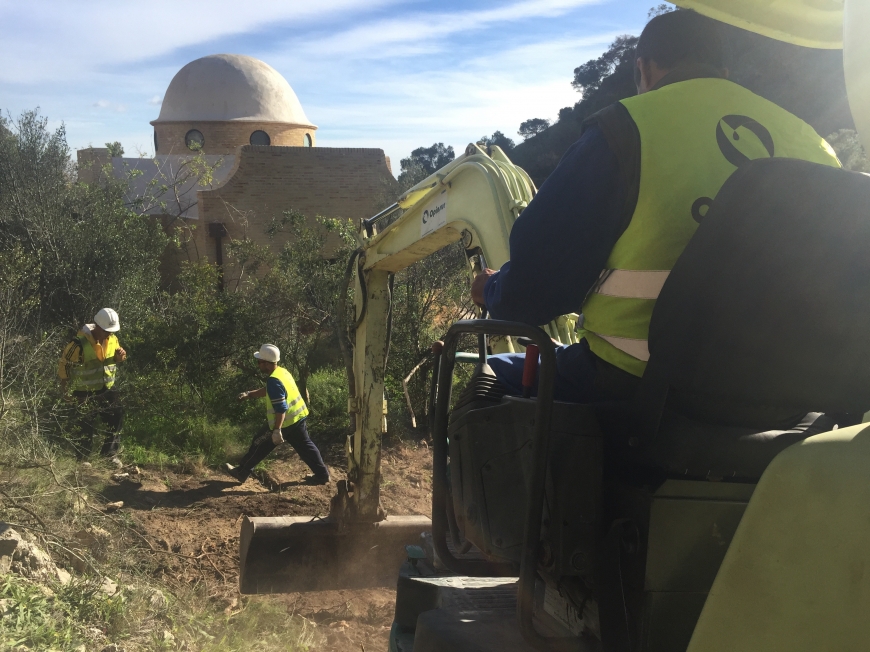 Comienzo de la obra de restauración del entorno de la ermita de San Cayetano. Fase II