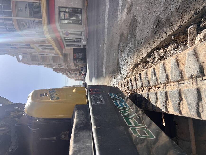 Trabajos de canalización eléctrica en el centro de Torrevieja